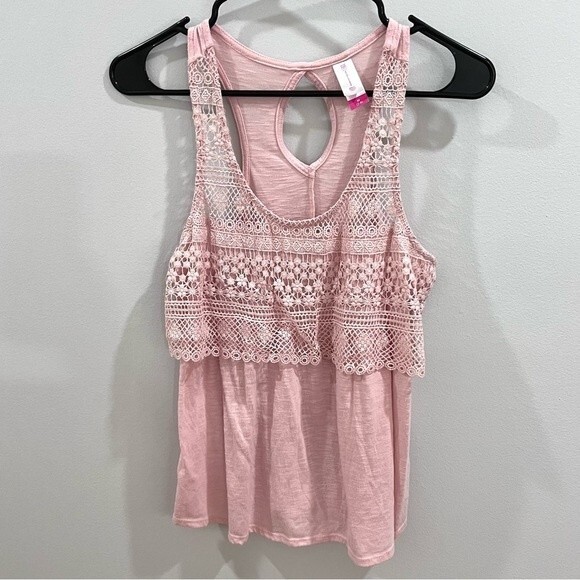 Pink lace yoke front flyaway top size medium - Picture 2 of 5